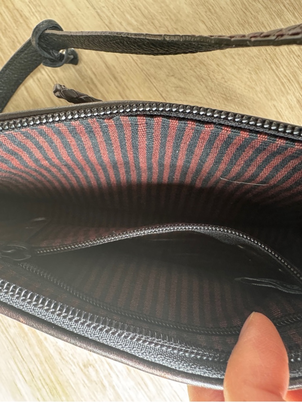 Y2K Vintage Brighton Small Black and Dark Brown Grainy Leather Shoulder Bag - Picture 8 of 12